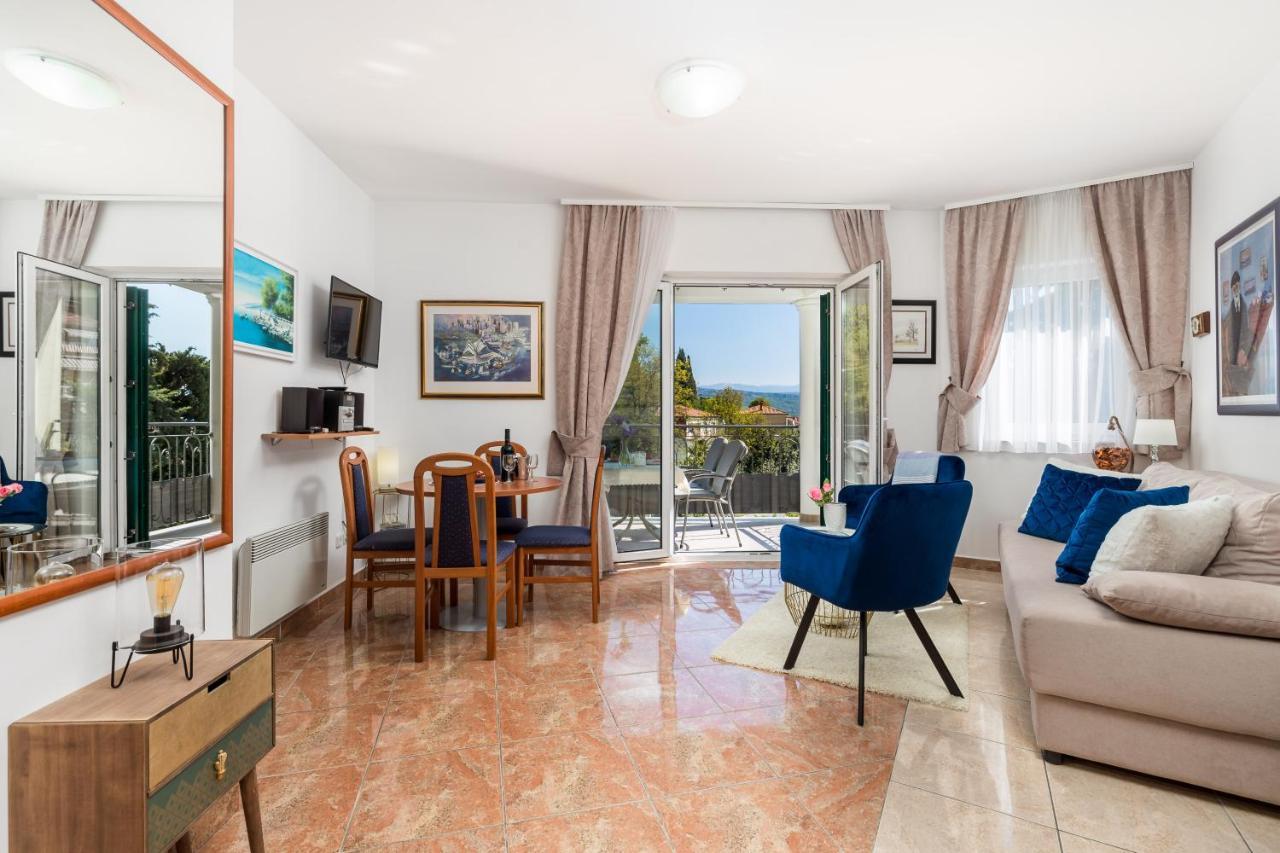 Light Summer Apartment With A Swimming Pool Opatija Eksteriør billede