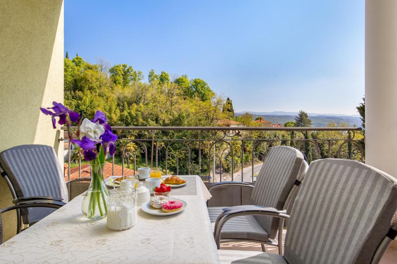 Light Summer Apartment With A Swimming Pool Opatija Eksteriør billede